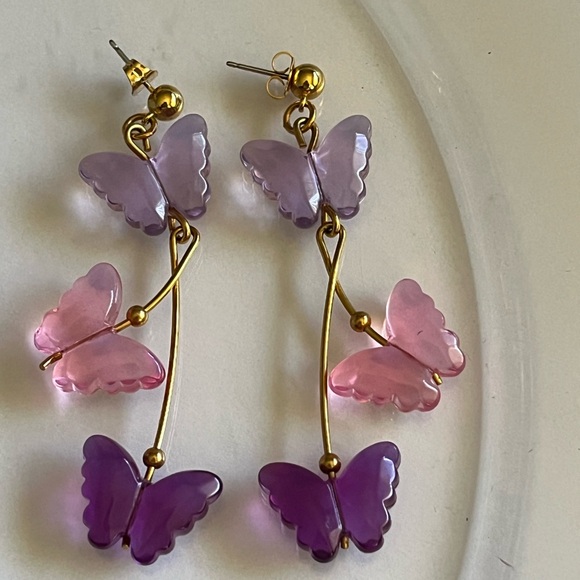 Magical Lucite Butterfly 🦋 Earrings - Picture 2 of 6